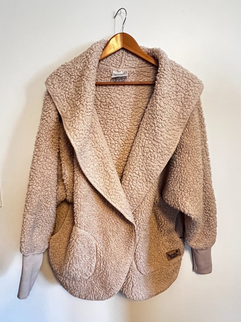 Nordic Beach Body Wrap Sherpa Jacket Fluffy Frappe — One Size